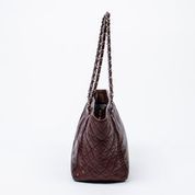 Chanel CHANEL - Tote bag in burgundy grained calfskin - Inside in grey fabric - Double...
