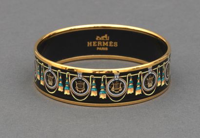 Hermès HERMES - Bracelet en métal émaillé avec décors fantaisie - Dimensions : 6,5cm...