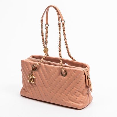Chanel CHANEL - Rectangular handbag in pink and beige smooth grain leather - White...
