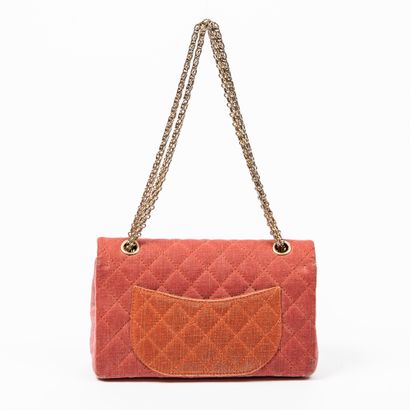 Chanel CHANEL - Sac classique en coton matlassé tricolore rouge, rose, et orange...