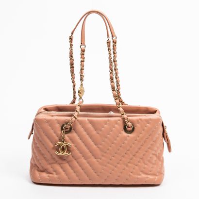 Chanel CHANEL - Rectangular handbag in pink and beige smooth grain leather - White...