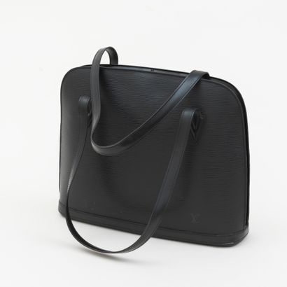 Louis Vuitton LOUIS VUITTON - Sac à main Lussac en cuir épi noir - Intérieur en textile...