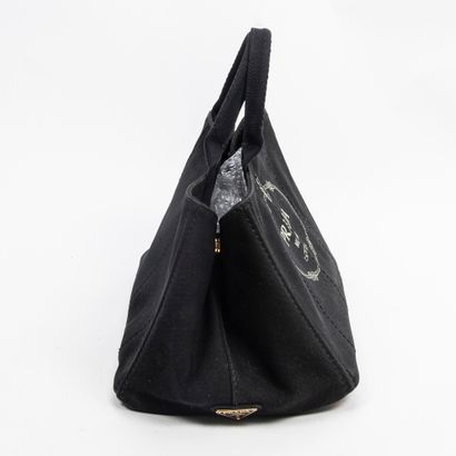 Prada PRADA - Sac cabas en coton noir - Intérieur en coton noir comportant deux poches...