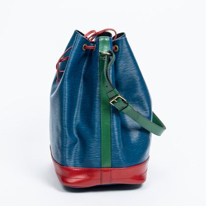 Louis Vuitton LOUIS VUITTON - Sac Noe moyen modèle en cuir épi tricolore bleu rouge...
