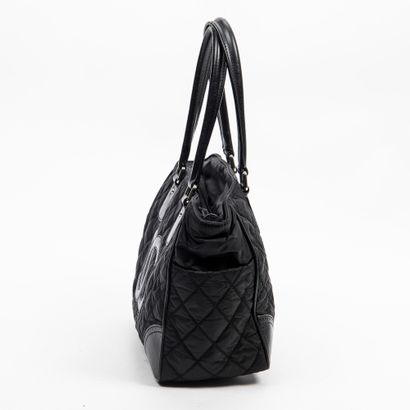 Chanel CHANEL - Shopping bag in quilted nylon and black leather application - Inside...