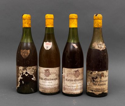 VINS 4 bouteilles comprenant : 2 Puligny Montrachet 1967, 2 Corton Charlemagne 1...