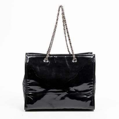 null CHANEL - Black leather and vinyl tote bag - Grey satin inside - Chain handle...