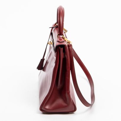 Hermès HERMES - Kelly bag 32cm in red Hermes box calf - Inside in red Hermes goat...