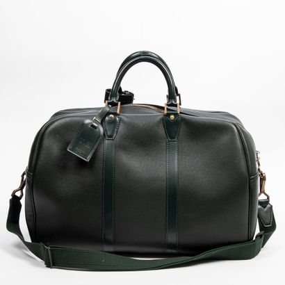 Louis Vuitton LOUIS VUITTON - Fir green taiga leather travel bag - Unlined interior...