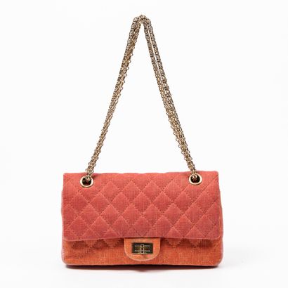 Chanel CHANEL - Sac classique en coton matlassé tricolore rouge, rose, et orange...