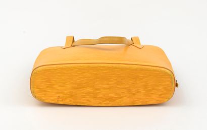Louis Vuitton LOUIS VUITTON - Sac à main Lussac en cuir épi jaune - Intérieur en...