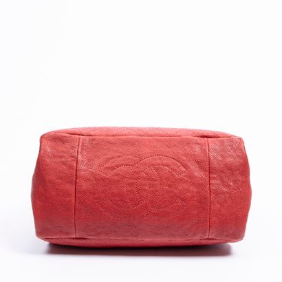 Chanel CHANEL - Petit sac de forme cabas en veau caviar grainé rouge - Intérieur...