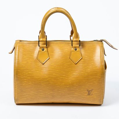 Louis Vuitton LOUIS VUITTON - Sac Speedy en cuir épi jaune - Intérieur non doublé...