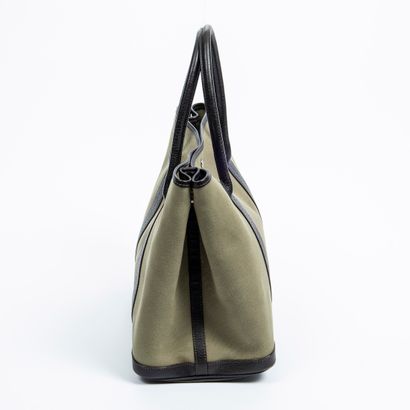 Hermès HERMES -Handbag Garden model - In khaki canvas and dark brown buffalo - Unlined...