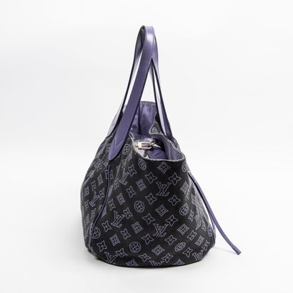 Louis Vuitton LOUIS VUITTON -Sac cabas modèle Ipanema en toile de coton et cuir violet...