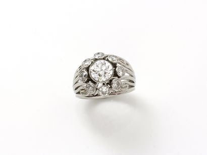 null 
Ring in platinum wire 850 thousandths, decorated with a half-cut diamond in...