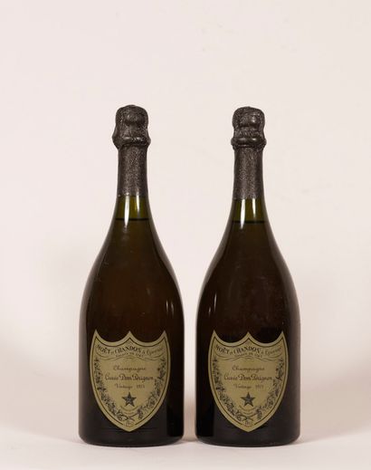 null 2 bouteilles Champagne Dom Pérignon 1973 Vintage -Niveaux très léger bas, étiquettes...