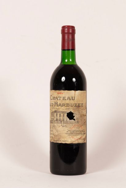 null 1 bouteille Chateau Haut Marbuzet 1984 - Très léger bas - Etiquette abimée très...