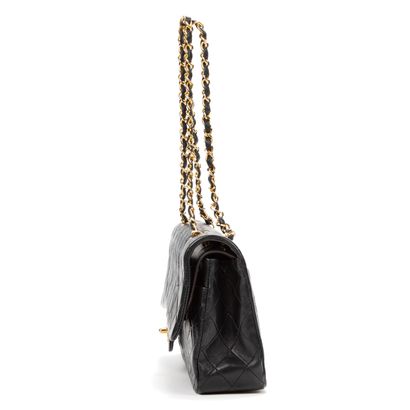 Chanel CHANEL - Classic handbag with double flap - In black lambskin - Inside in...