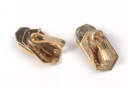 PIERO DORAZIO Piero DORAZIO (1927-2005) - Pair of ear clips in gold and silver plated...