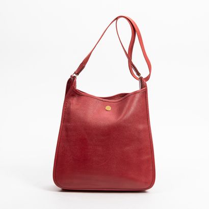 Hermès HERMES - Sac modèle Vespa en veau Courchevel rouge – Bandoulière en coton...