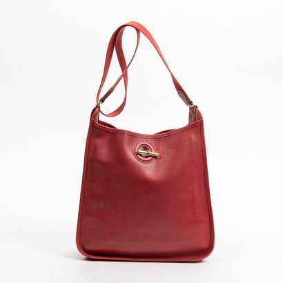 Hermès HERMES - Sac modèle Vespa en veau Courchevel rouge – Bandoulière en coton...