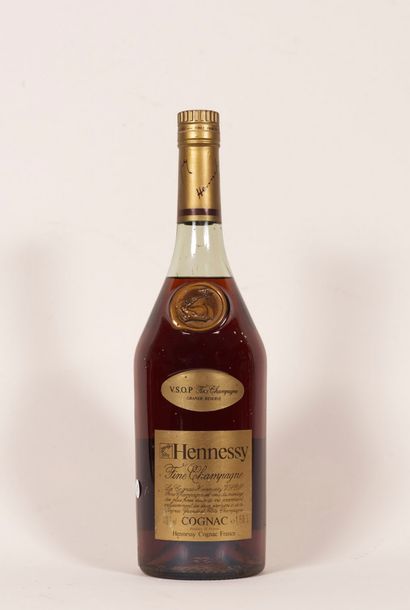 Hennessy 1 magnum Fine Champagne Hennessy 1,5L - Niveau très léger bas - Etiquette...