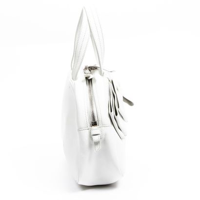 Yves Saint Laurent YVES SAINT LAURENT - Bowling bag in white grained leather, the...