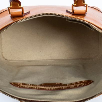 Louis Vuitton LOUIS VUITTON - Alma bag - In natural cowhide - Inside in beige suede...