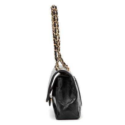 Chanel CHANEL - Sac à main Classique à double rabat – En agneau noir – Intérieur...