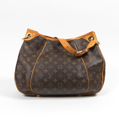 Louis Vuitton LOUIS VUITTON - Shoulder bag Galliera model - In monogram canvas and...