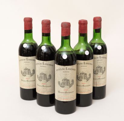 Vin Lanessan 5 bouteilles CHÂTEAU LANESSAN 1967 Haut-Médoc (niveaux : 1 haute épaule,...