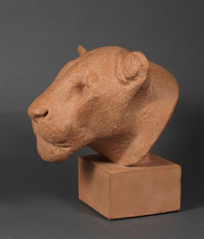 Georges Guyot Georges GUYOT (1885-1973) - Head of lioness - Pink terracotta, natural...