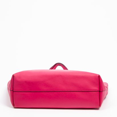 Yves Saint LAURENT YVES SAINT LAURENT - Large tote bag in fuchsia pink grained calfskin...