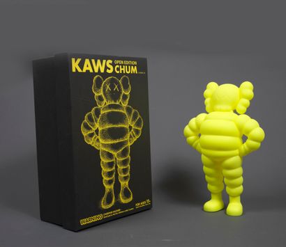 KAWS 
KAWS (Né en 1974) - Chum (Yellow) - Vinyle peint signé et daté sous un pied...
