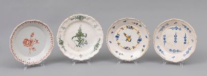 CERAMIQUE 
Nevers

Four earthenware plates with contoured edges with polychrome decoration...