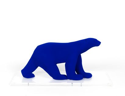 YVES KLEIN Yves KLEIN éditions - Ours Pompon - Bear made in resin of 40 cm from an...