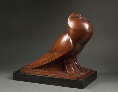J. MARTEL J. MARTEL (1896-1966) - Pigeon à queue plate, 1925 - Palissandre - Musée...