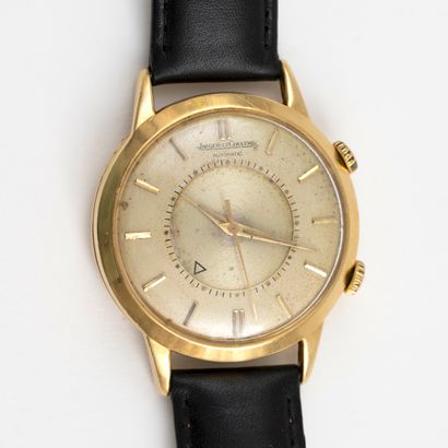 JAEGER LECOULTRE Jaeger-LeCoultre, Memovox, vers 1960 - Une montre en or jaune 18k...