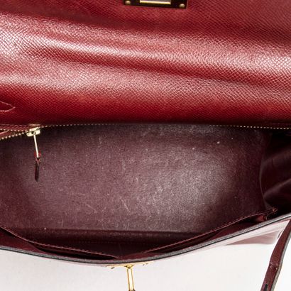 HERMES HERMES Paris sac Kelly retourné 28cm en veau Courchevel rouge Hermès – Intérieur...