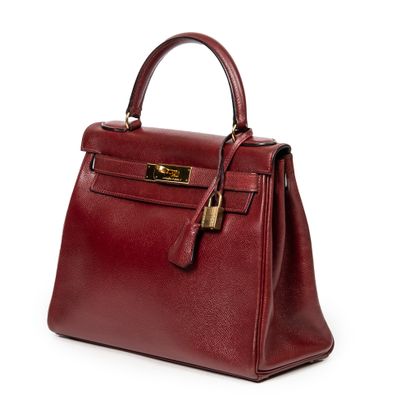 HERMES HERMES Paris Kelly bag 28cm in red Courchevel calfskin - Inside in red goatskin...