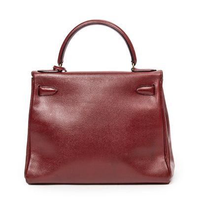 HERMES HERMES Paris Kelly bag 28cm in red Courchevel calfskin - Inside in red goatskin...