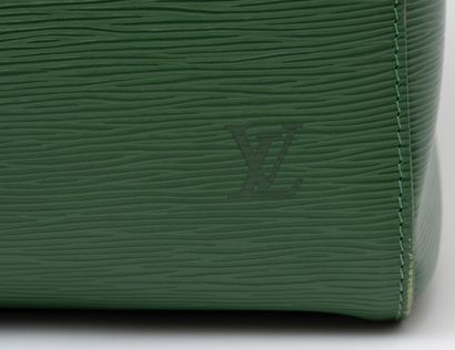 LOUIS VUITTON LOUIS VUITTON- Sac Keepall 55 en cuir épi vert – Intérieur non doublé...