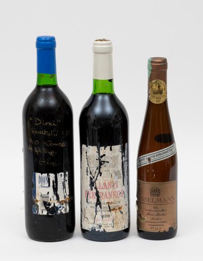 VIN DIVERS - 3 bouteilles : 1 ANSELMANN 1993 Mario Muskat Auslese, 1 sans étiquette,...