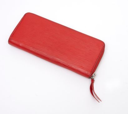 LOUIS VUITTON LOUIS VUITTON porte carte porte-monnaie zippé en cuir épi rouge – Intérieur...