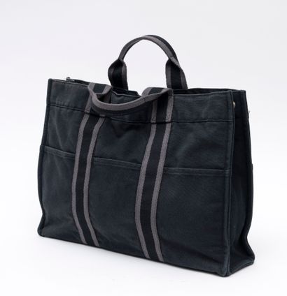 HERMES HERMES sac cabas Totobag en coton bleu nuit noir et gris – Fermeture par bouton...