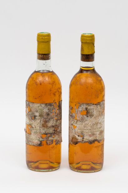 VIN SAUTERNES 2 bouteilles CHÂTEAU DOISY DAENE 1976 Sauternes (1 très léger bas,...