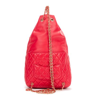 CHANEL CHANEL Paris backpack in pink lambskin - Pink fabric inside - Gold metal jewelry...