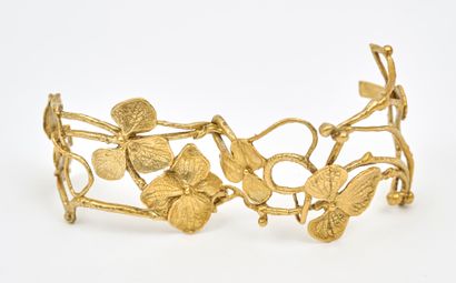 Claude LALANNE Claude LALANNE (1925-2019) - Hydrangea bracelet in gilt bronze - Signed...