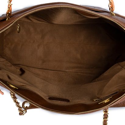 CHANEL CHANELParis grand sac cabas en veau grainé gold – Intérieur en tissu marron...
